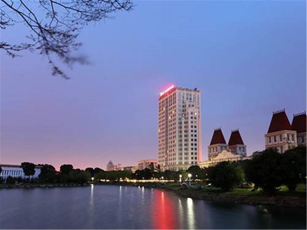 โรงแรมเวียนนา อินเตอร์เนชั่นแนล เซี่ยงไฮ้ ซ่งเจียง แบรนช์ ภายนอก รูปภาพ